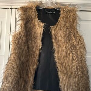 Tanmng Faux Fur Vest in Brown - Women’s Cozy Layer